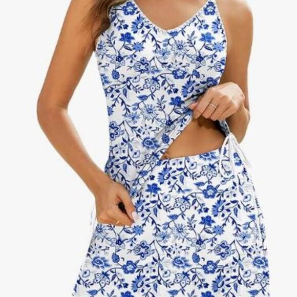 Floral Blue and White Tankini with skirt bottom. NWT Size M,  Adjustable Straps - Picture 4 of 5
